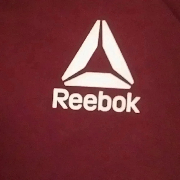 💙🐾New Burgundy Reebok color block qtr zip - Picture 4 of 8